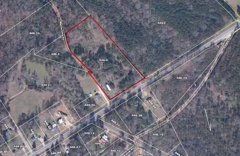 22 Maxine Davis Rd, Newberry, SC 29108