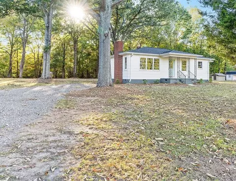 Exterior - 3247 Highway 702, Chappells, SC 29037 photo 3 of 8