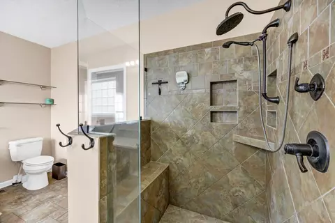 Bath - 138 Coldstream Rd, Salley, SC 29137 photo 5 of 6