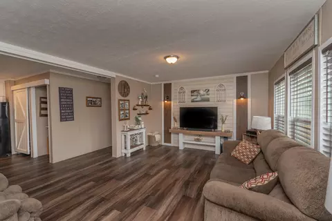 327 Autrey Ln, Windsor, SC 29856 photo 6