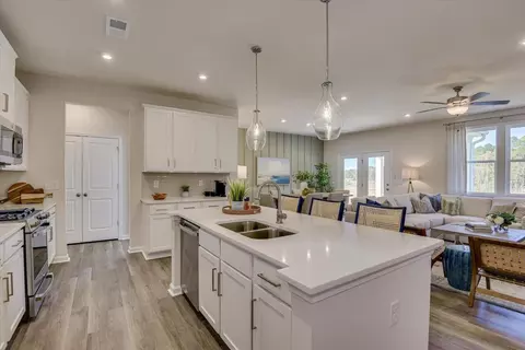 Kitchen - 324 Tupelo Pass, Harlem, GA 30814 photo 4 of 5