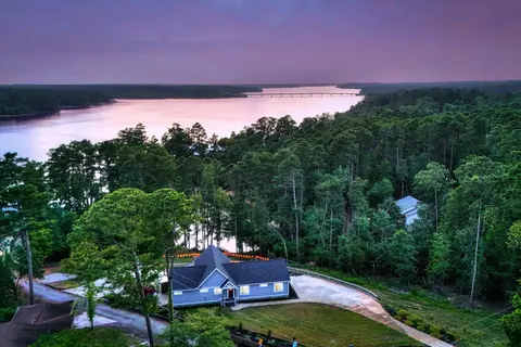 108 Veterans Ln, Mc Cormick, SC 29835