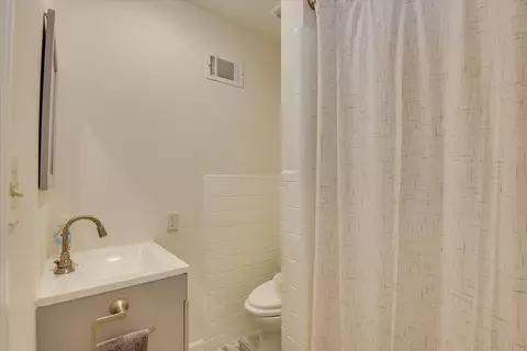 Bath - 913 Shadow Dr, Aiken, SC 29801 photo 3 of 4