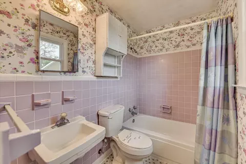 Bath - 2150 Cadden Rd, Augusta, GA 30906 photo 1 of 3