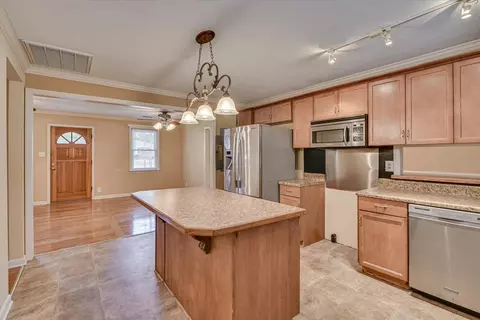 Kitchen - 2150 Cadden Rd, Augusta, GA 30906 photo 3 of 5