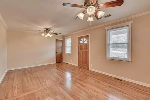 Living - 2150 Cadden Rd, Augusta, GA 30906 photo 2 of 8