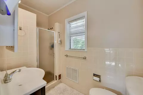 Bath - 219 Lafayette Dr, Augusta, GA 30909 photo 2 of 2
