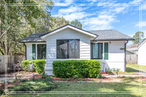 208 Crystal Lake Dr, North Augusta, SC 29841