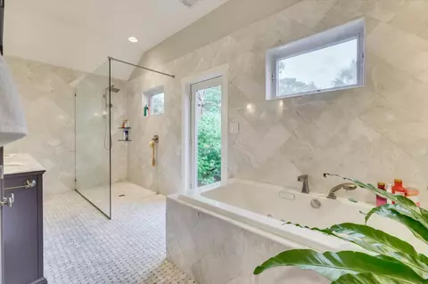 Bath - 407 N Windsor Rd, Windsor, SC 29856 photo 1 of 2