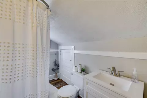 Bath - 2131 Mcdowell St, Augusta, GA 30904 photo 2 of 2