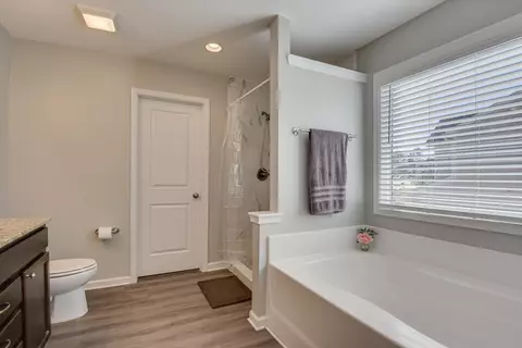 Bath - 1063 Prides Xing, Aiken, SC 29801 photo 3 of 4