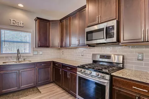 Kitchen - 1063 Prides Xing, Aiken, SC 29801 photo 3 of 4