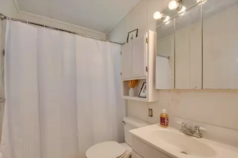 Bath - 912 Eisenhower Dr, Augusta, GA 30904 photo 4 of 4