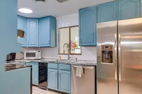 Kitchen - 912 Eisenhower Dr, Augusta, GA 30904 photo 1 of 4