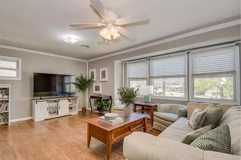 Living - 912 Eisenhower Dr, Augusta, GA 30904 photo 1 of 2