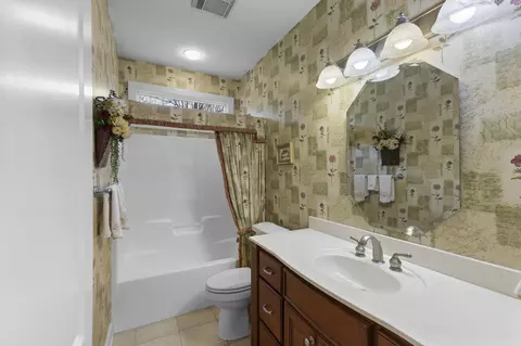 Bath - 374 Devonshire Dr, Aiken, SC 29803 photo 6 of 7