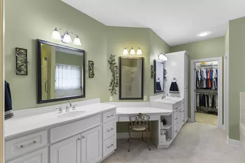 Bath - 374 Devonshire Dr, Aiken, SC 29803 photo 5 of 7