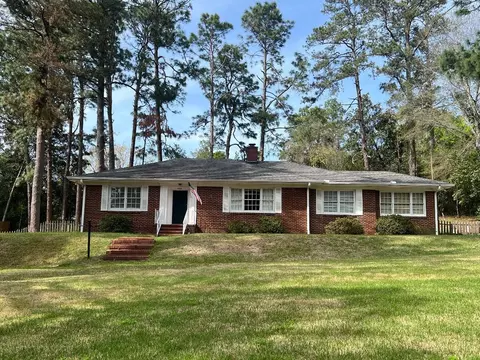 1560 Highland Park Dr, Aiken, SC 29801