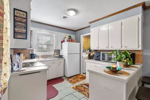 Kitchen - 3032 Thomas Ln, Augusta, GA 30906 photo 2 of 2