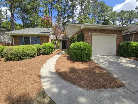 654 Landing Dr, Aiken, SC 29801