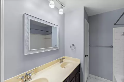 Bath - 4562 Glenda Ln, Evans, GA 30809 photo 3 of 6