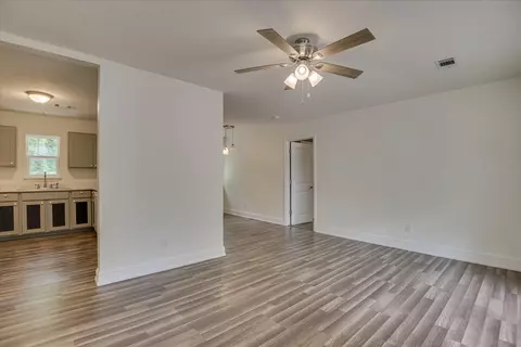 Living - 272 Shetland Dr, Jackson, SC 29831 photo 4 of 6