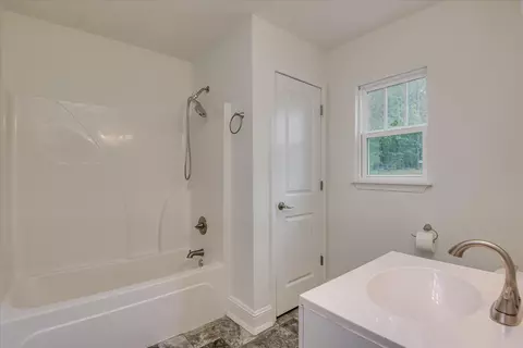 Bath - 272 Shetland Dr, Jackson, SC 29831 photo 1 of 4