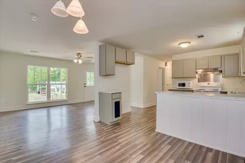 Living - 272 Shetland Dr, Jackson, SC 29831 photo 5 of 6