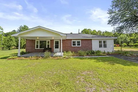 4517 Festival Trail Rd, Wagener, SC 29164