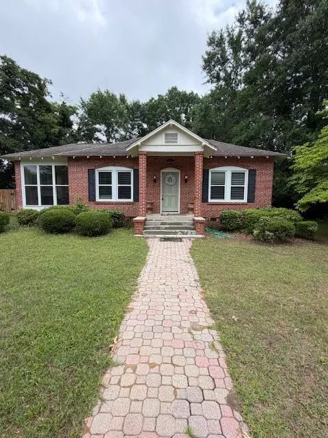 82 Nightingale St, Barnwell, SC 29812