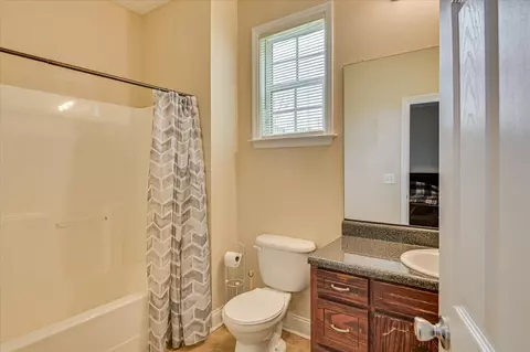 Bath - 1227 Holley St, Augusta, GA 30901 photo 2 of 3