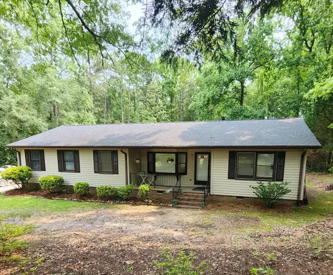 110 Laguna Ln, Greenwood, SC 29646