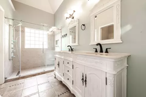 Bath - 5209 Windmill Ct, Evans, GA 30809 photo 1 of 5