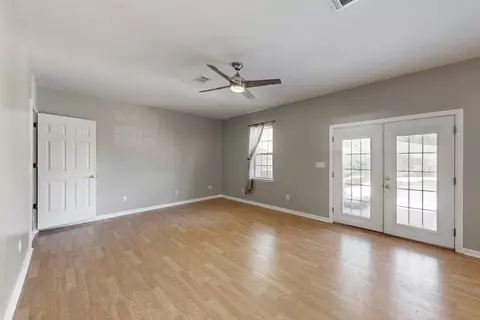 Living - 5209 Windmill Ct, Evans, GA 30809 photo 5 of 6