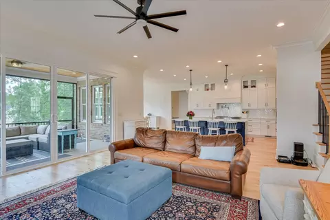 Living - 605 Whimbrel Ct, Evans, GA 30809 photo 5 of 5