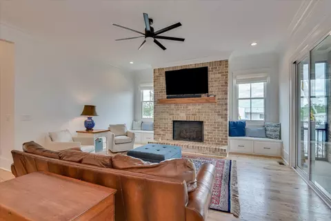 Living - 605 Whimbrel Ct, Evans, GA 30809 photo 2 of 5