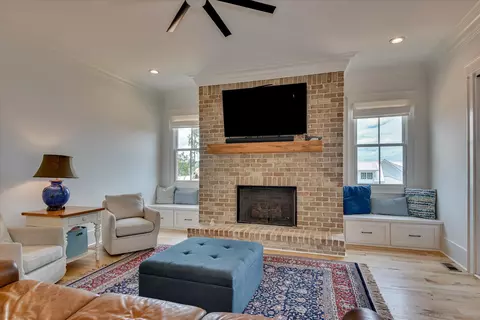 Living - 605 Whimbrel Ct, Evans, GA 30809 photo 3 of 5