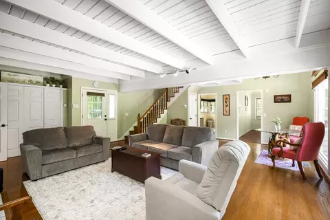 Living - 33 Old Paddock Ln, Aiken, SC 29803 photo 4 of 4