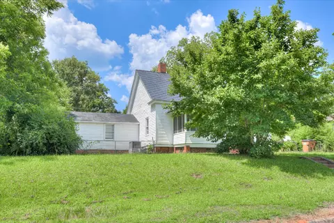 216 Circle St, Edgefield, SC 29824 photo 4