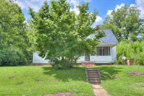 216 Circle St, Edgefield, SC 29824 photo 3