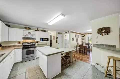Kitchen - 580 Nathan Miller Rd, Gilbert, SC 29054 photo 2 of 4