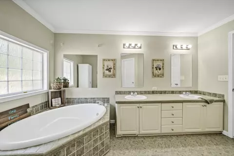 Bath - 580 Nathan Miller Rd, Gilbert, SC 29054 photo 1 of 6