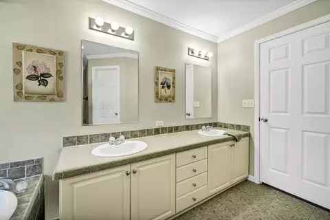 Bath - 580 Nathan Miller Rd, Gilbert, SC 29054 photo 4 of 6