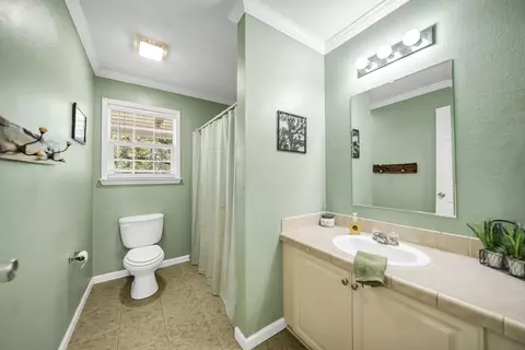 Bath - 580 Nathan Miller Rd, Gilbert, SC 29054 photo 5 of 6