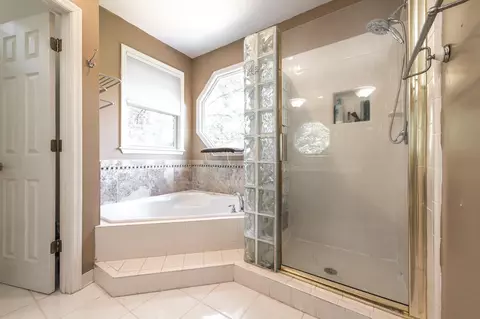 Bath - 249 Calloway Dr, Evans, GA 30809 photo 2 of 4