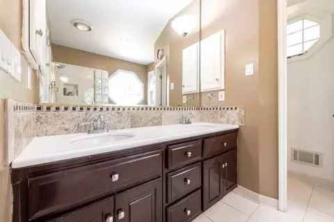 Bath - 249 Calloway Dr, Evans, GA 30809 photo 1 of 4