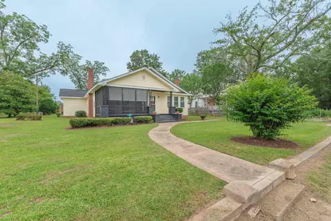 902 Calhoun St, Johnston, SC 29832