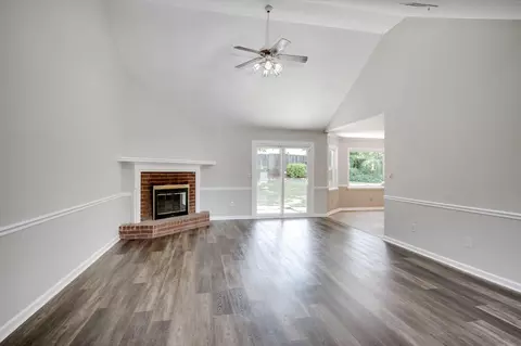 Living - 619 Kimberley Pl, Evans, GA 30809 photo 2 of 3