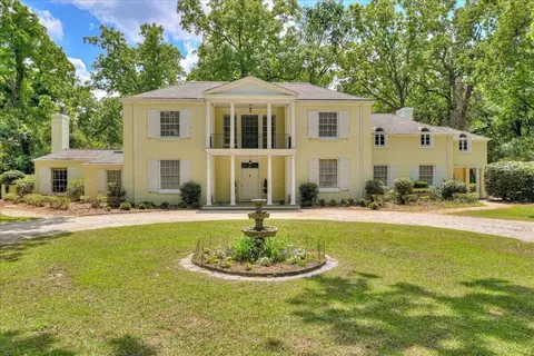 221 Surrey Cir, Aiken, SC 29801