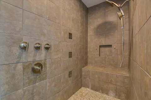 Bath - 525 Brigham Trl, Augusta, GA 30909 photo 3 of 6